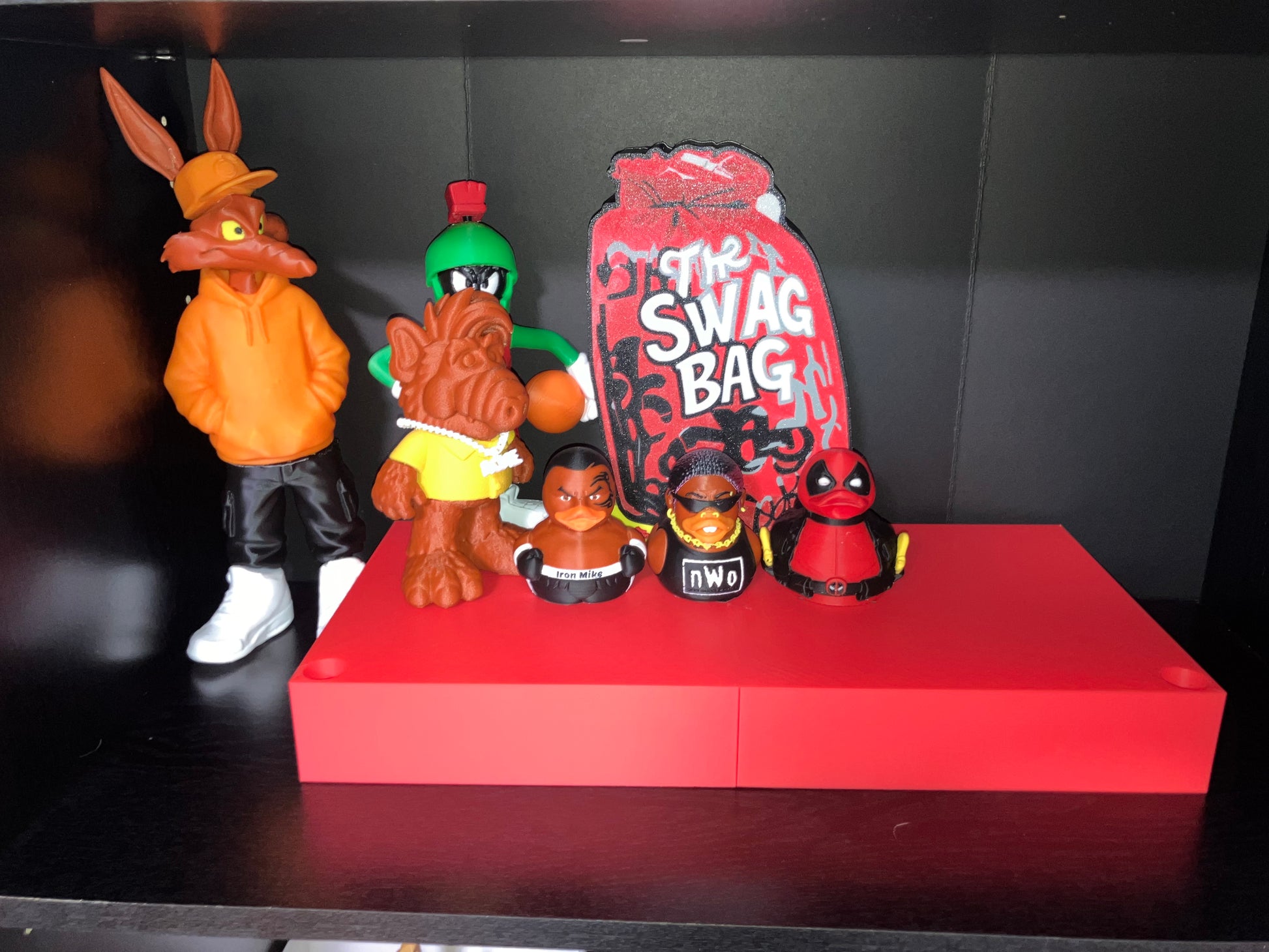 Urban Vibes Wile E. Coyote - Streetwear Figure